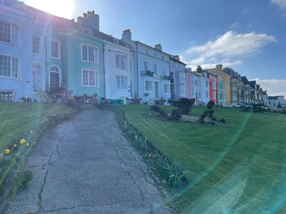 Appartamento Once Upon A Tide Herne Bay Esterno foto