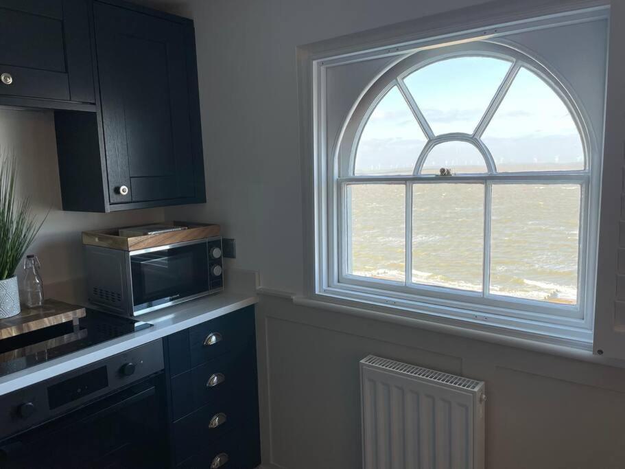 Appartamento Once Upon A Tide Herne Bay Esterno foto