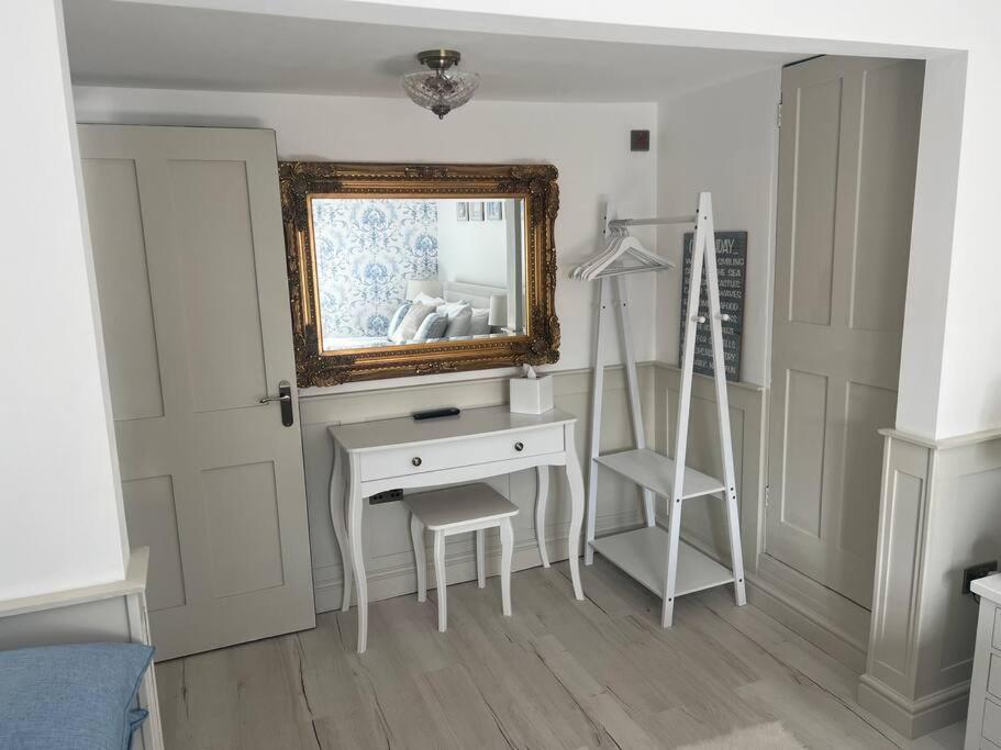 Appartamento Once Upon A Tide Herne Bay Esterno foto