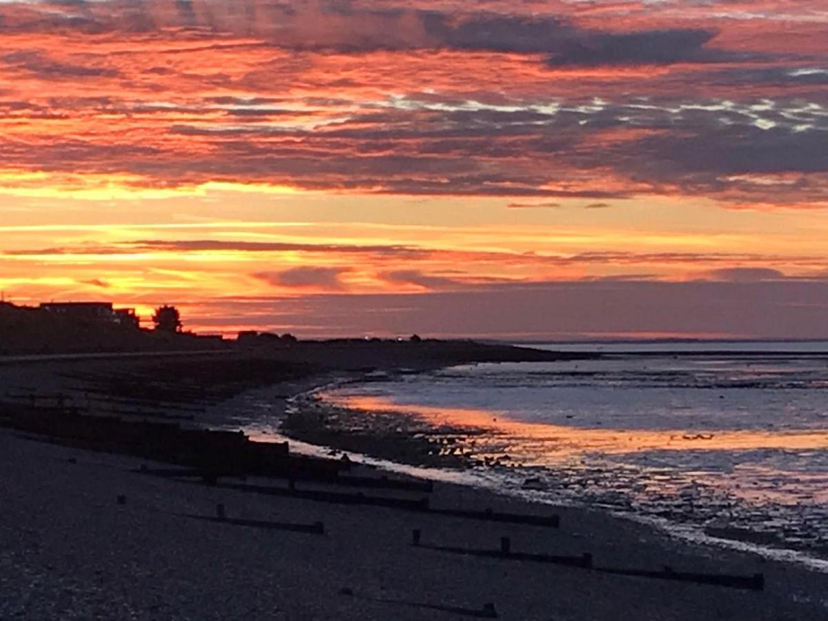 Appartamento Once Upon A Tide Herne Bay Esterno foto